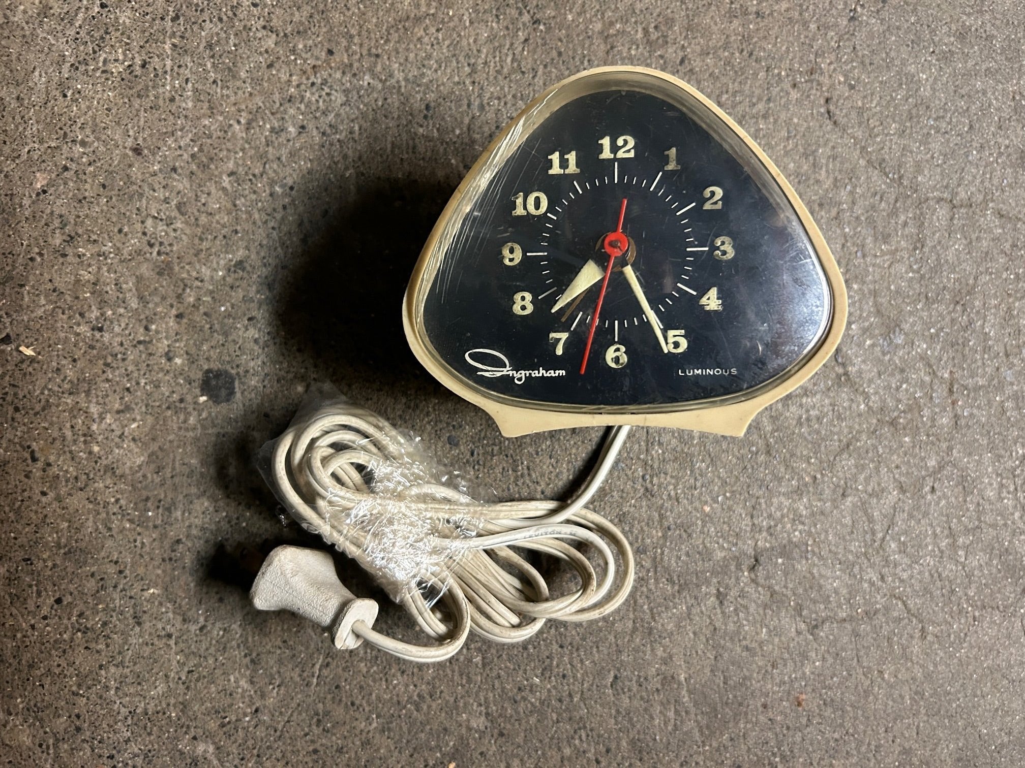 Clock005