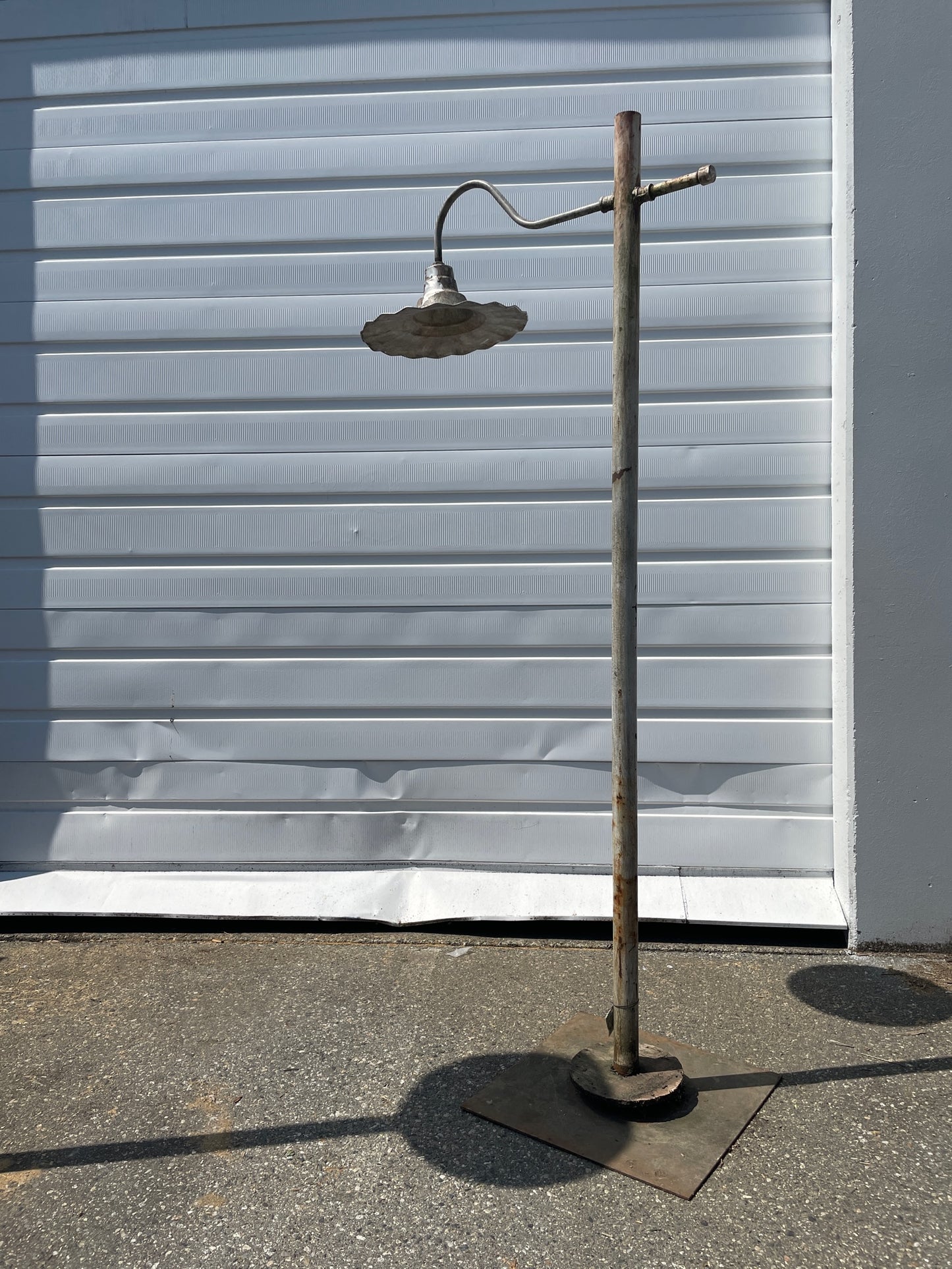 Gooseneck Outdoor lamp posts / Barn lights FOR SALE