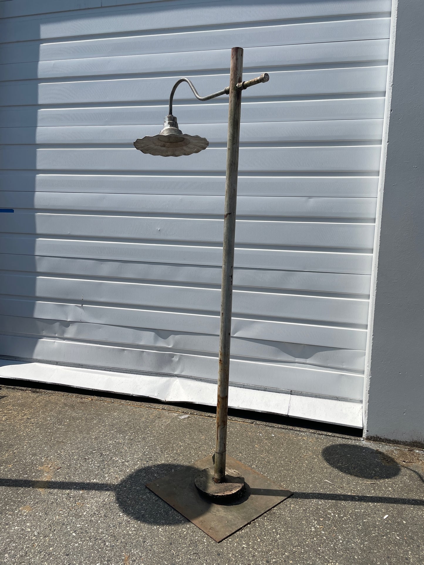 Gooseneck Outdoor lamp posts / Barn lights FOR SALE