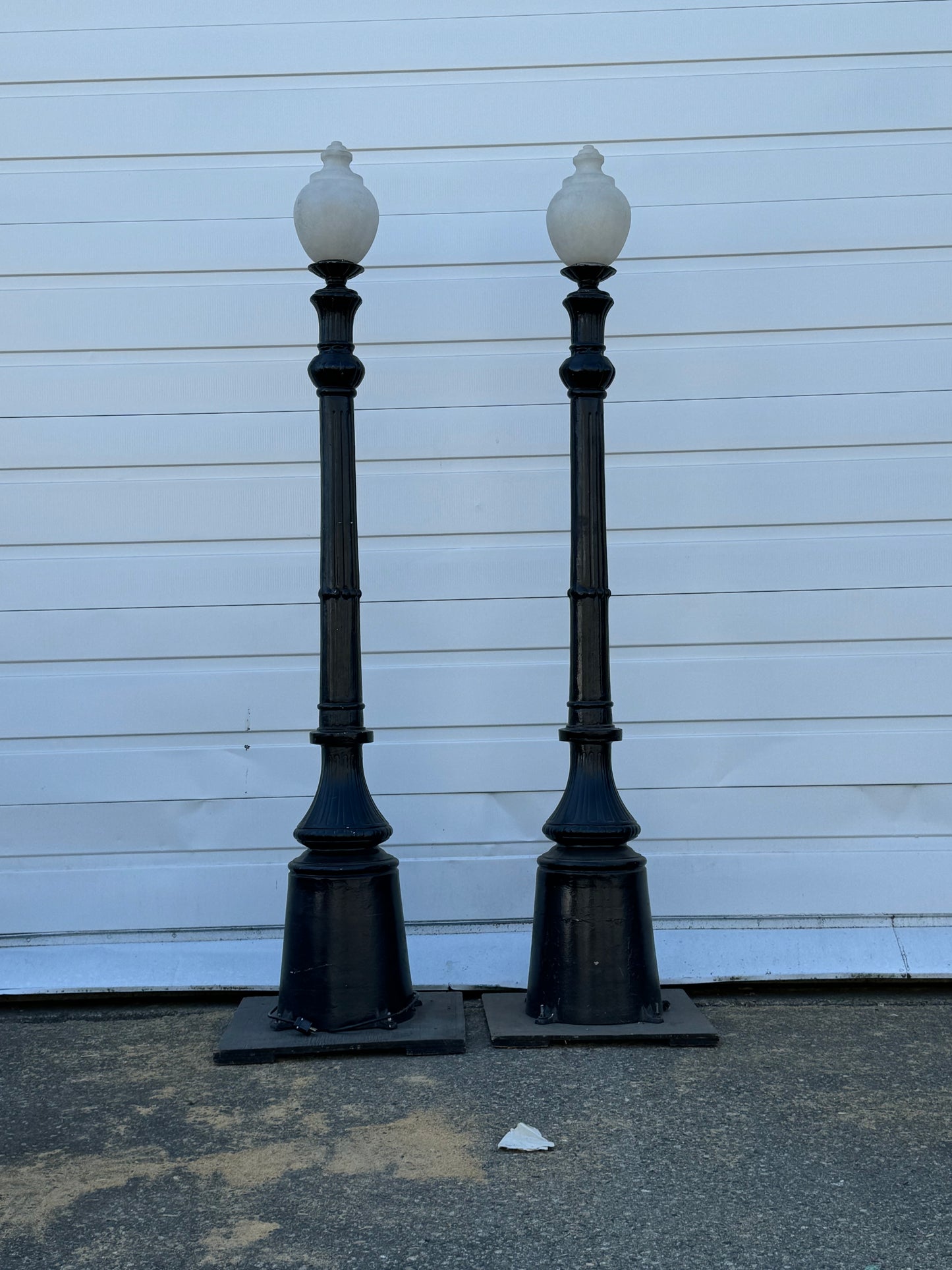 8FT Streetlight with Opal Acrylic Acorn Shade