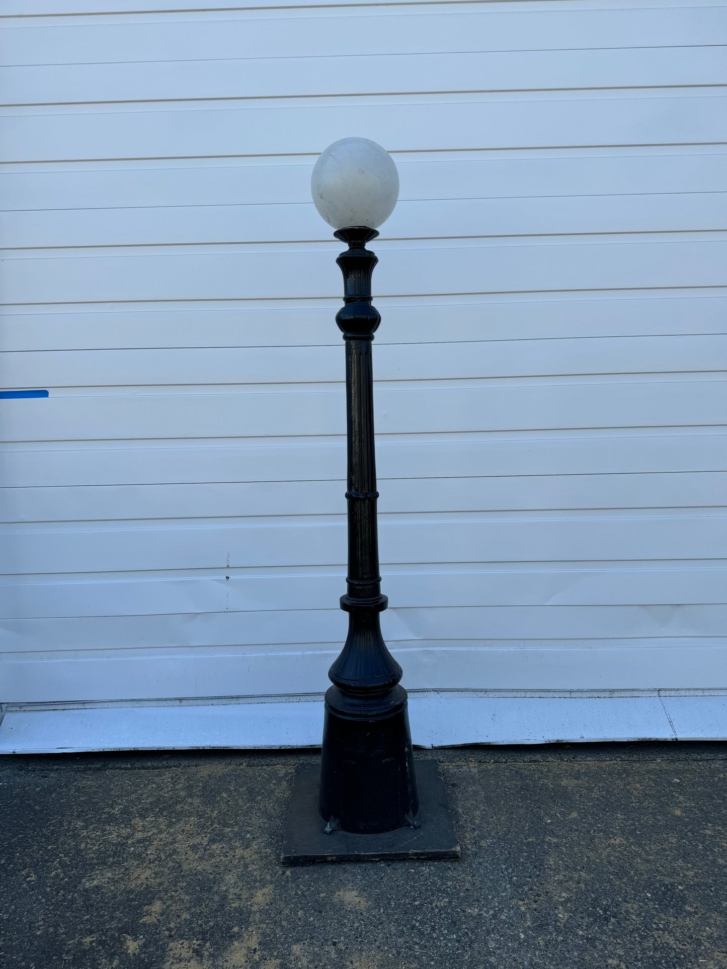 8FT Globe Streetlight