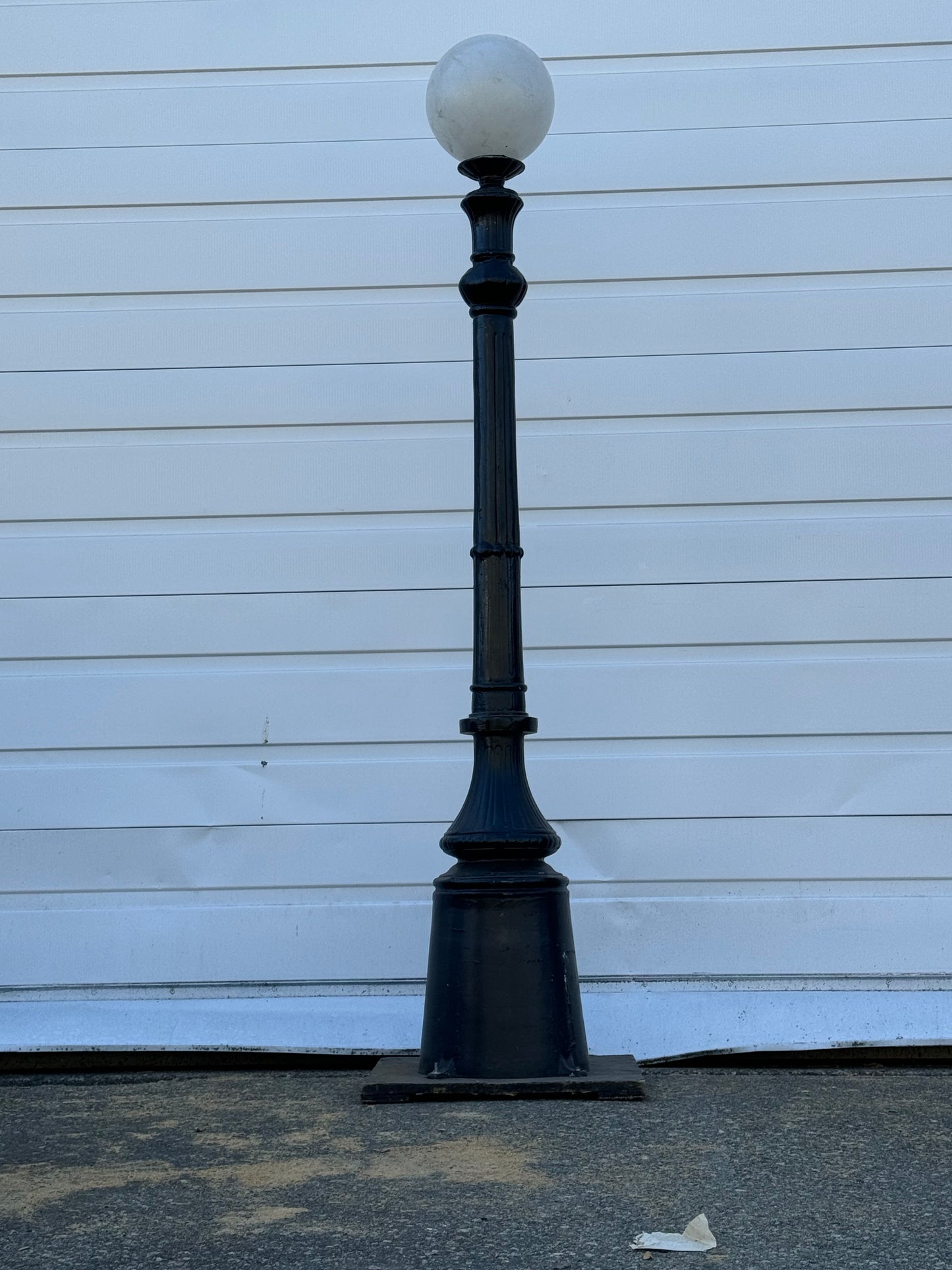 8FT Globe Streetlight