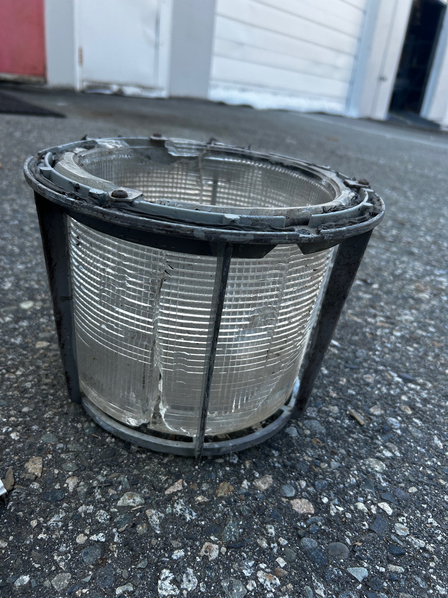 Cracked glass holophane head + diffuser