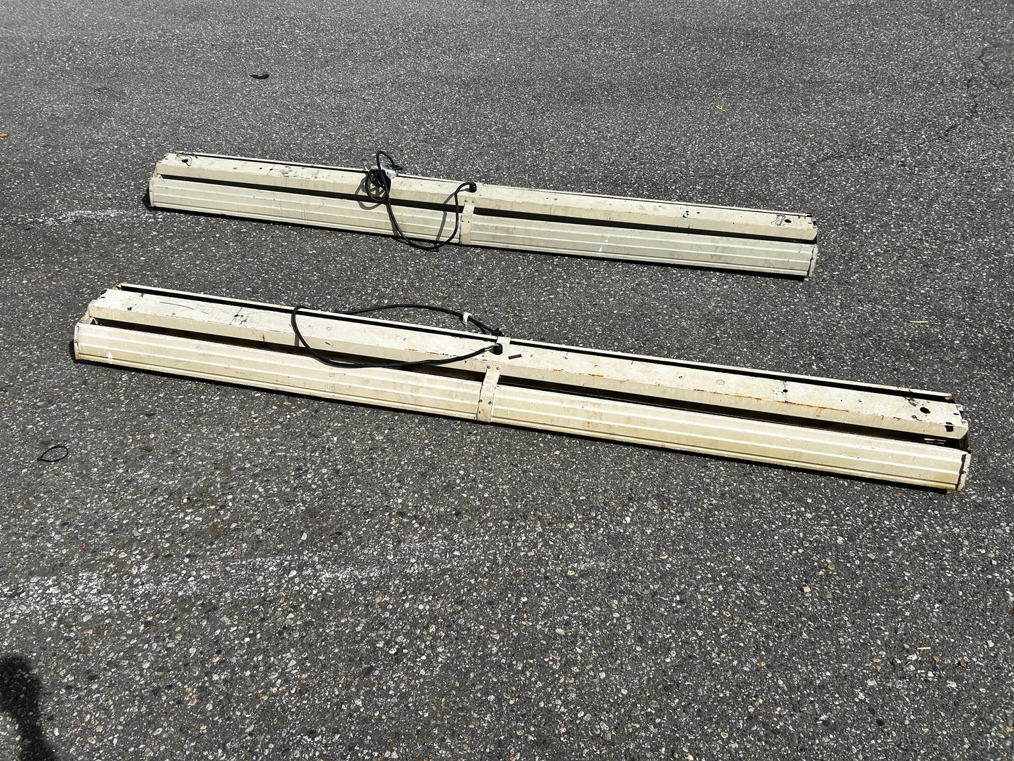 INDH056 Vintage 8foot - 4 bulb Fluorescent fixtures