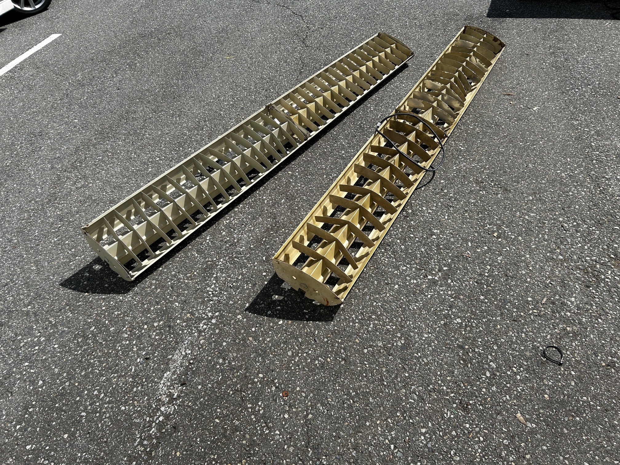 INDH056 Vintage 8foot - 4 bulb Fluorescent fixtures