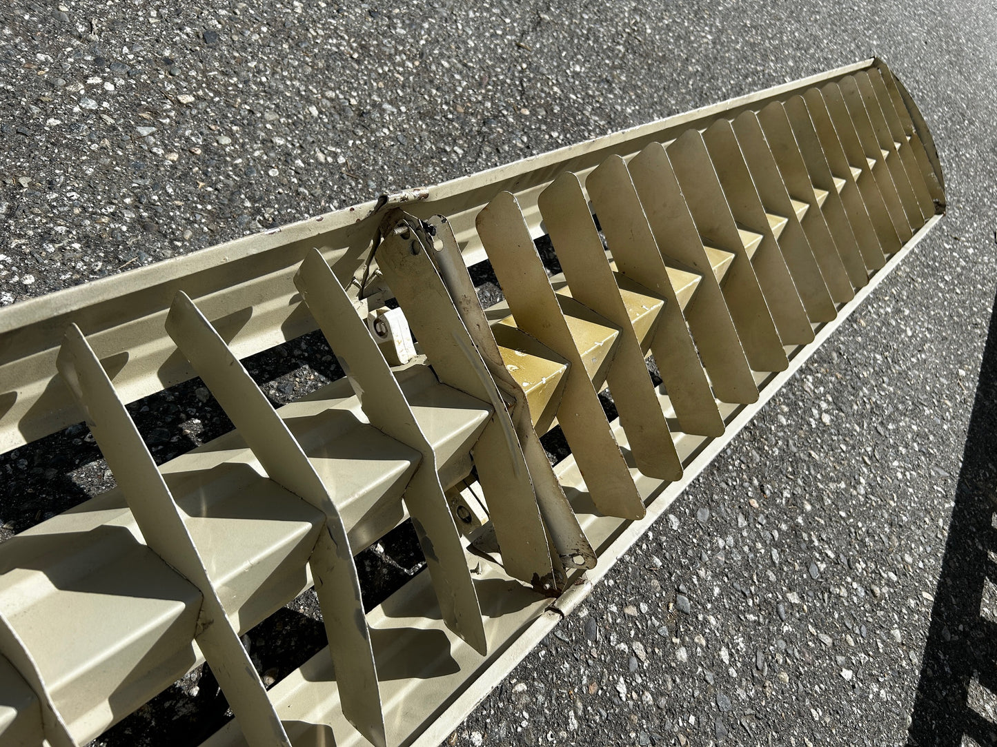 INDH056 Vintage 8foot - 4 bulb Fluorescent fixtures